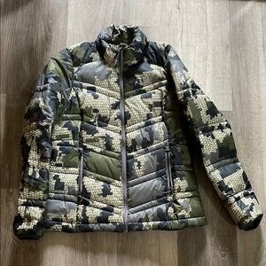 KUIU Green and Black Ski & Snow Jacket